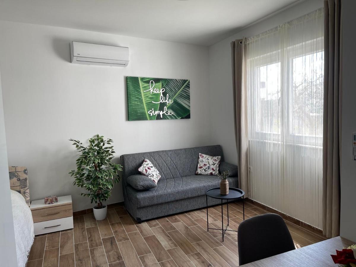 Apartman Solin 2, Parking Lejlighed Eksteriør billede