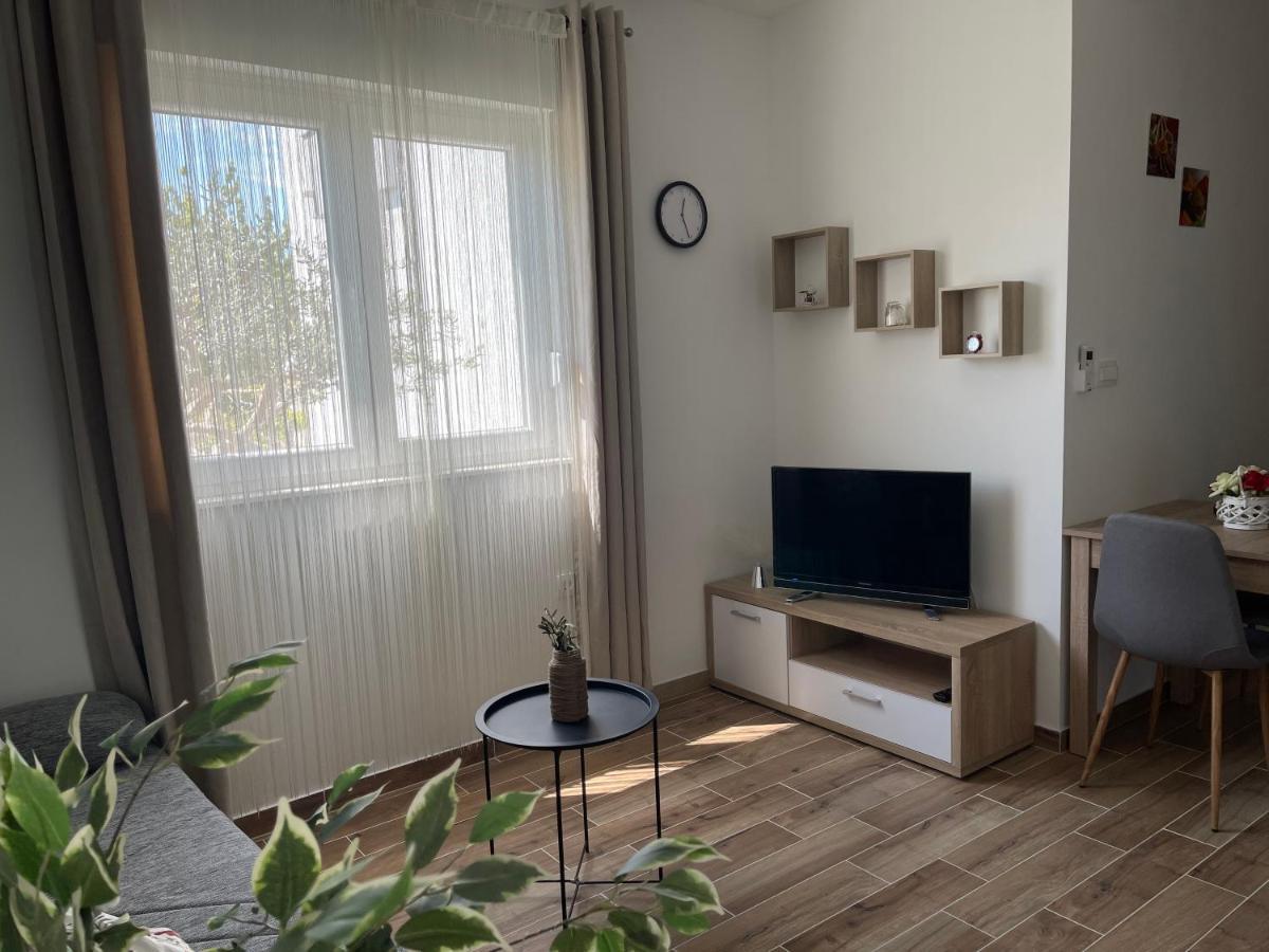 Apartman Solin 2, Parking Lejlighed Eksteriør billede