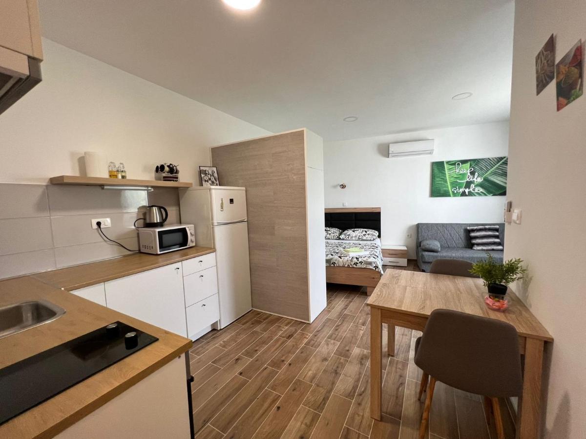 Apartman Solin 2, Parking Lejlighed Eksteriør billede